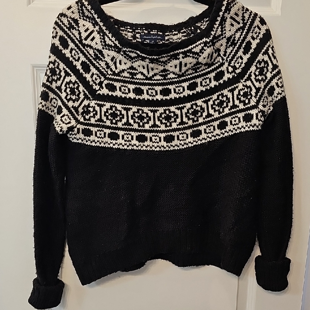 American Eagle Outfitters Black and White Sweater